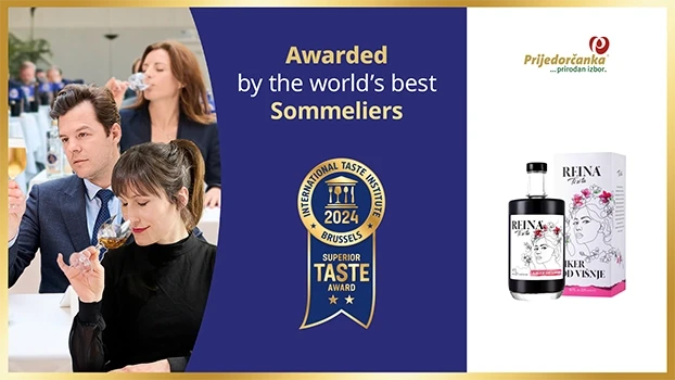 Ljudi degustiraju piće; u sredini nagrada International Taste Institute 2024; desno boca pića REINA Čeker od dunje sa kutijom.